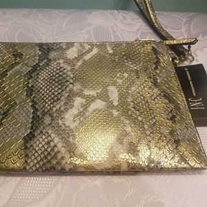 Inc wristlet clutch